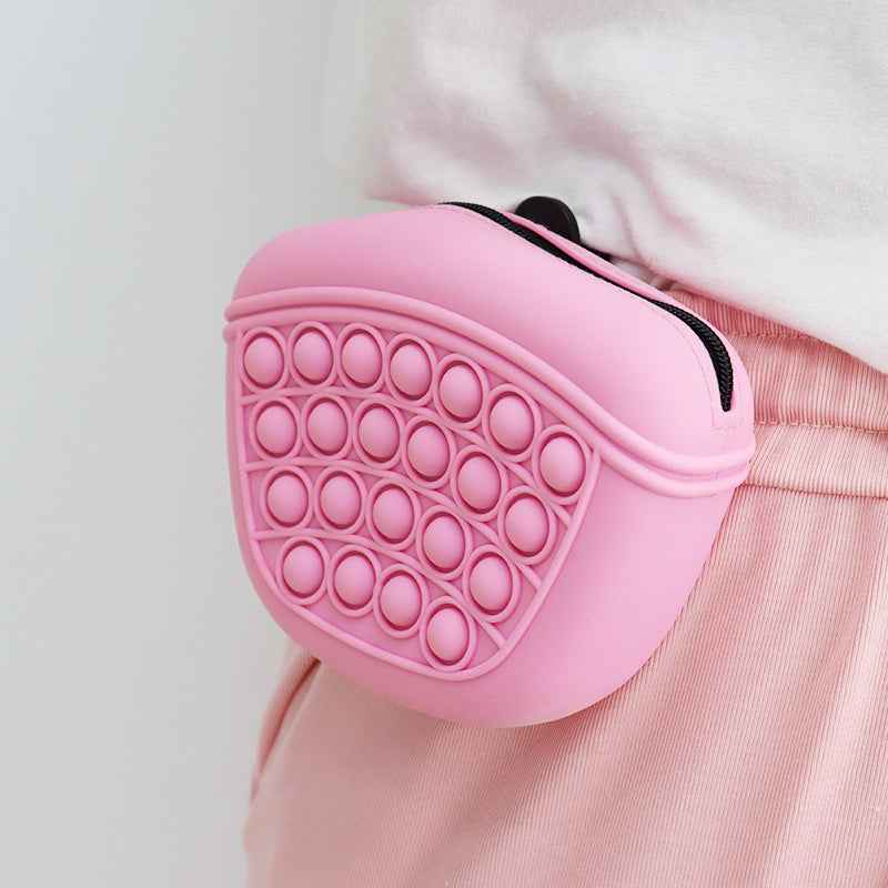 Train Your Dog Easier With This Handy Treat Pouch!